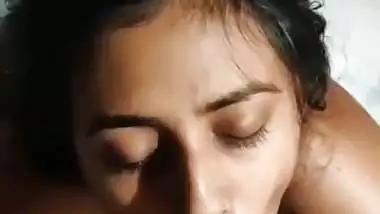 Horny girl takes her lover’s Indian cum in mouth