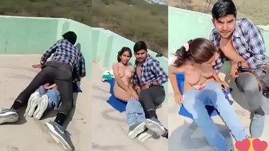 Caught Outside - Indian Xxx Lovers Caught Fucking In The Outdoor Mms Video ihindi porn