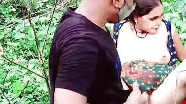 Wild Bhabhi’s outdoor desi sex video with her Devar