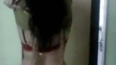 Karol Bagh Mature Aunty Outdoor Romance With Two Young Guys